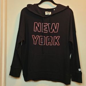 Tailgate "New York" Plush Hooded Pullover